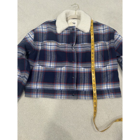 Aerie Cropped Sherpa Lined Shacket Jacket Sz Medium NWT Blue Plaid - Picture 4 of 7